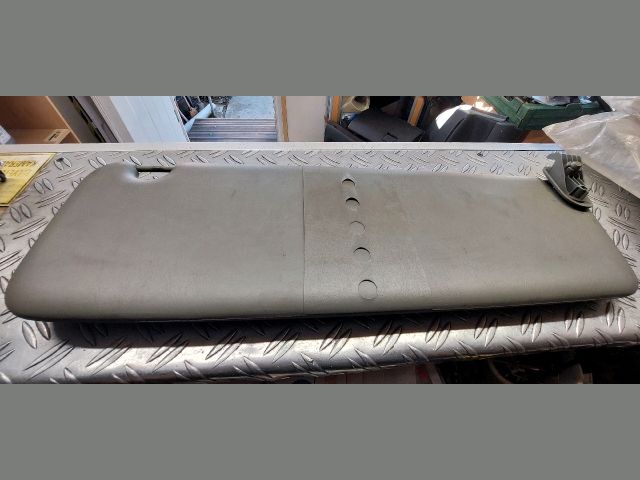 bontott RENAULT TRAFIC Jobb Napellenző