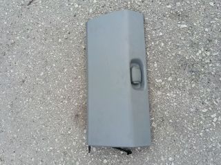 bontott RENAULT TRAFIC Kesztyűtartó Nyitó Kar / Gomb