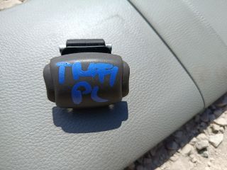 bontott RENAULT TRAFIC Kesztyűtartó Nyitó Kar / Gomb