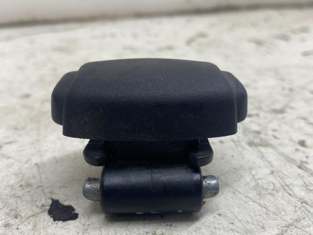 bontott RENAULT TRAFIC Kesztyűtartó Nyitó Kar / Gomb