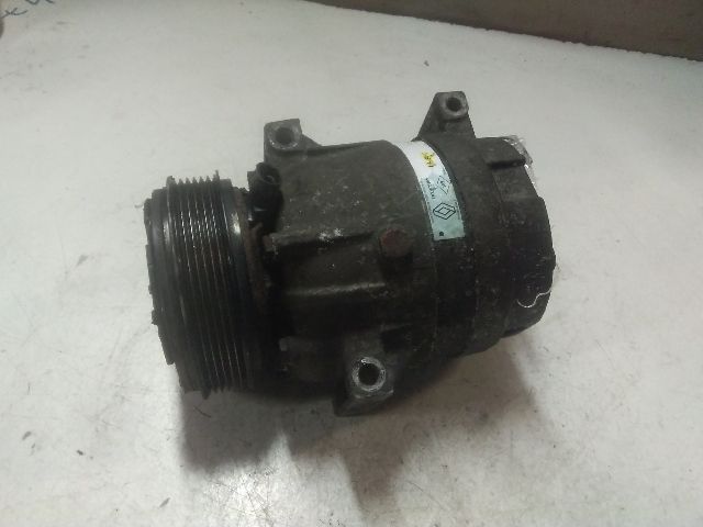 bontott RENAULT TRAFIC Klímakompresszor