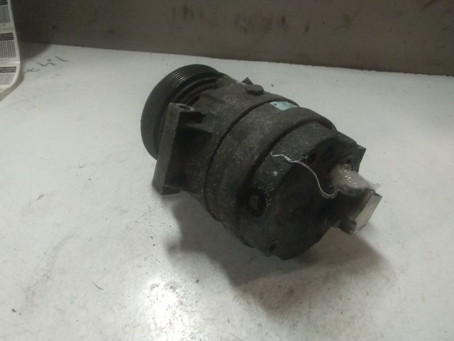 bontott RENAULT TRAFIC Klímakompresszor