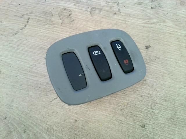 bontott RENAULT TRAFIC Központizár Kapcsoló