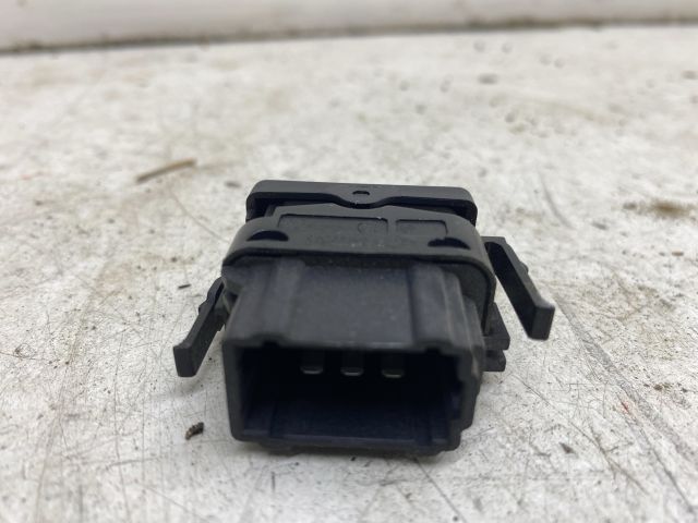 bontott RENAULT TRAFIC Központizár Kapcsoló