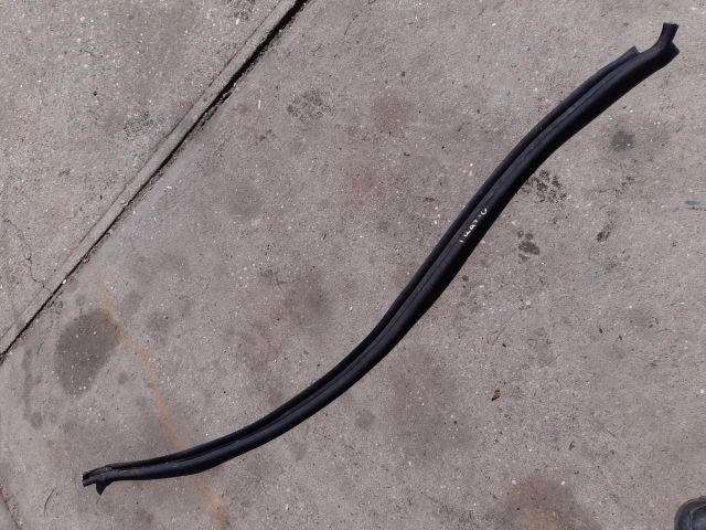 bontott RENAULT TRAFIC Levélrács Tartó