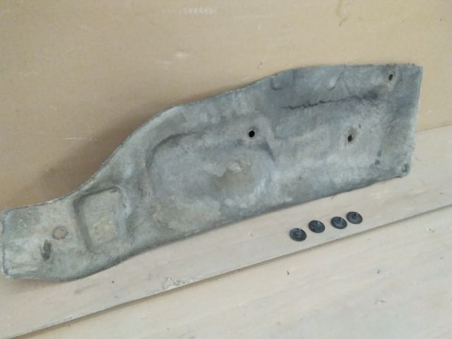 bontott RENAULT TRAFIC Motorháztető Szigetelés