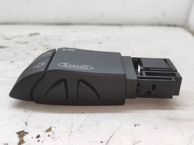 bontott RENAULT TRAFIC Multimédia Vezérlő