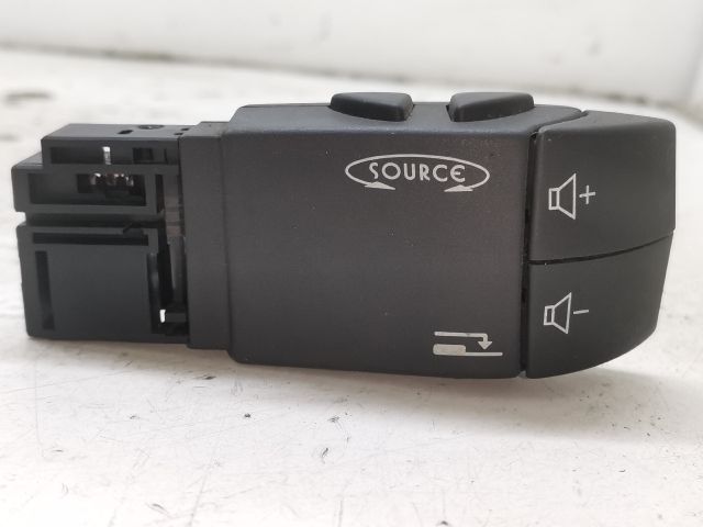 bontott RENAULT TRAFIC Multimédia Vezérlő