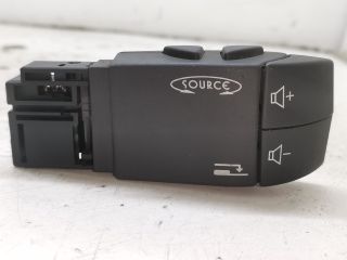 bontott RENAULT TRAFIC Multimédia Vezérlő