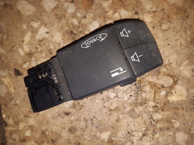 bontott RENAULT TRAFIC Rádió / CD Kapcsoló