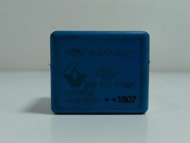 bontott RENAULT TRAFIC Relé