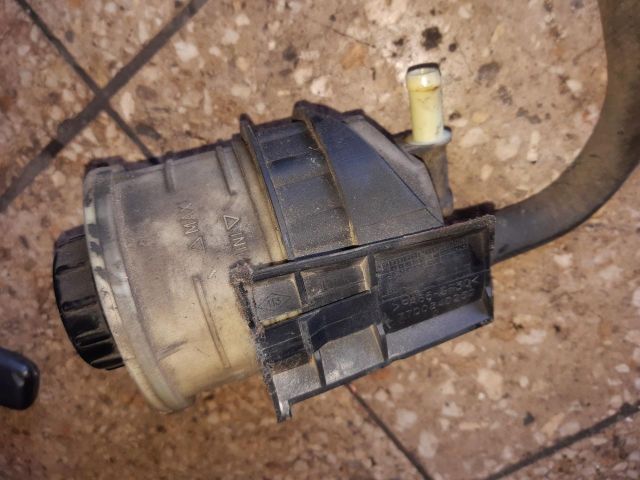 bontott RENAULT TRAFIC Szervóolaj Tartály