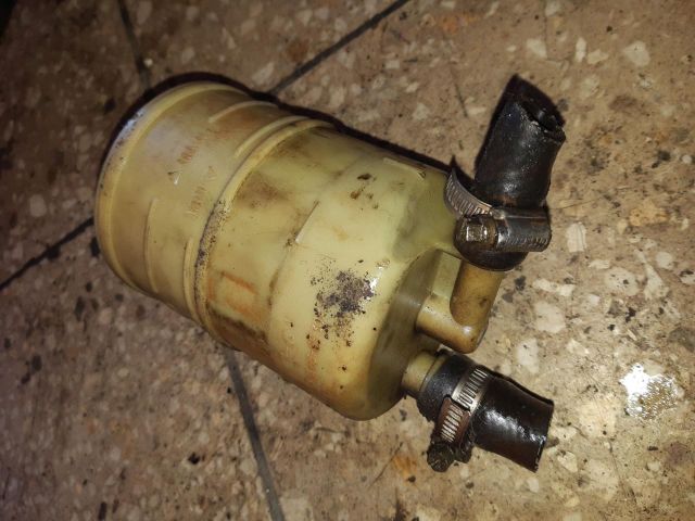 bontott RENAULT TRAFIC Szervóolaj Tartály