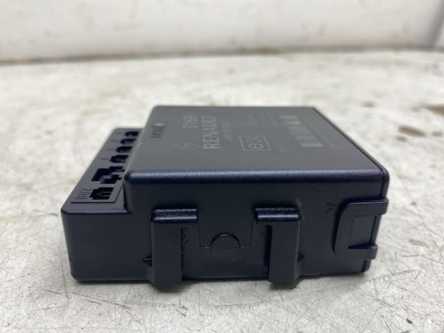 bontott RENAULT TRAFIC Tolatóradar Elektronika