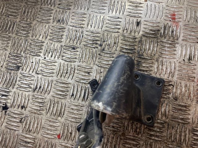 bontott RENAULT TRAFIC Tolóajtó Sín Görgő Szett