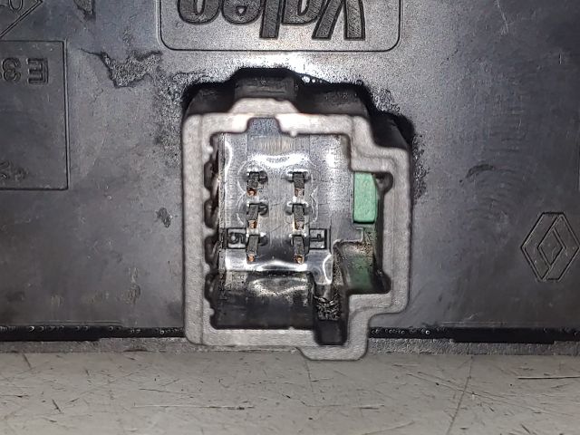 bontott RENAULT TRAFIC Vészvillogó Kapcsoló