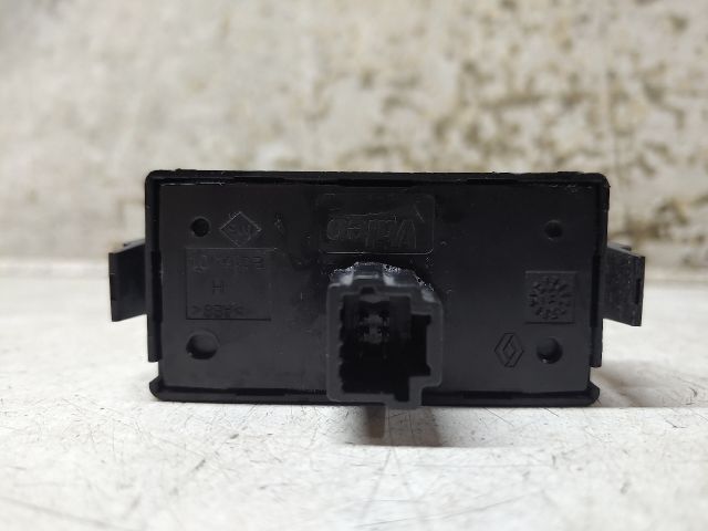 bontott RENAULT TRAFIC Vészvillogó Kapcsoló