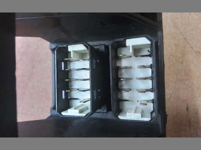 bontott RENAULT TRUCKS Magnum Bal első Ablakemelő Kapcsoló