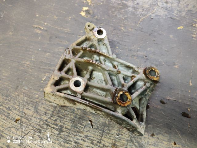 bontott RENAULT TWINGO I Generátor Tartó Bak