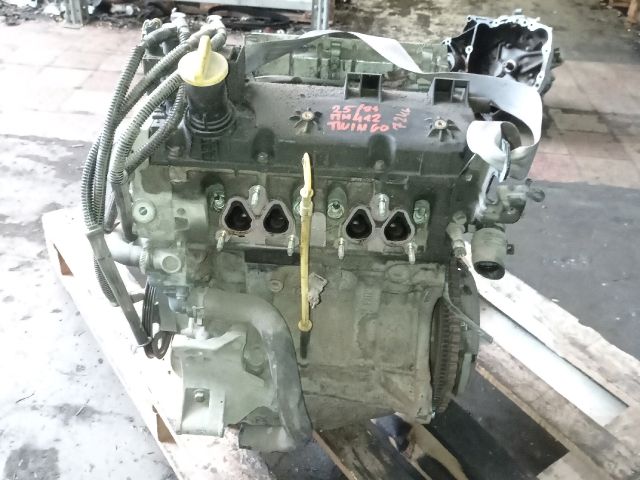 bontott RENAULT TWINGO I Motor (Fűzött blokk hengerfejjel)