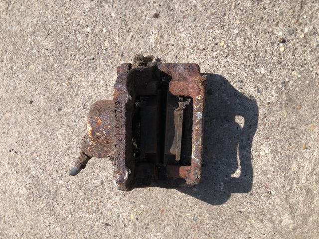 bontott RENAULT TWINGO I Bal első Féknyereg Munkahengerrel