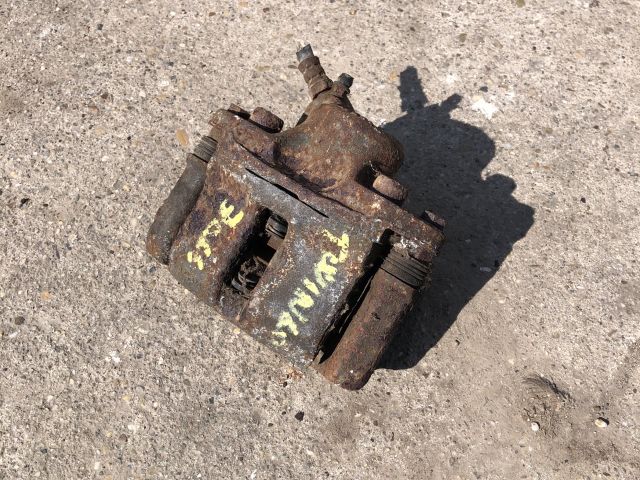 bontott RENAULT TWINGO I Jobb első Féknyereg Munkahengerrel