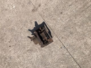 bontott RENAULT TWINGO I Jobb első Féknyereg Munkahengerrel