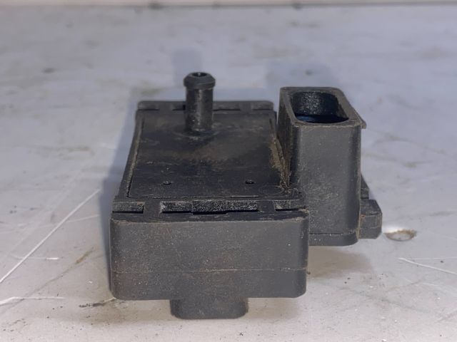 bontott RENAULT TWINGO I Szívócső Nyomásérzékelő