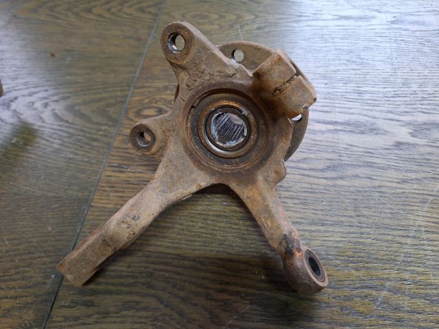 bontott RENAULT TWINGO I Bal első Csonkállvány Kerékaggyal