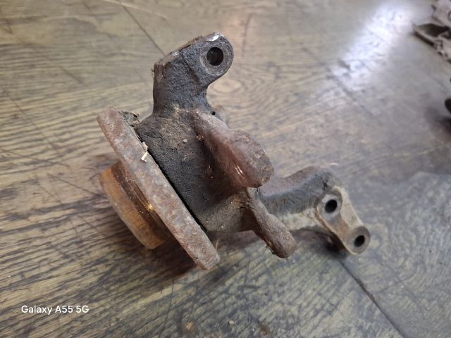 bontott RENAULT TWINGO I Bal első Csonkállvány Kerékaggyal