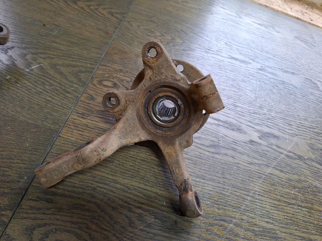 bontott RENAULT TWINGO I Bal első Csonkállvány Kerékaggyal