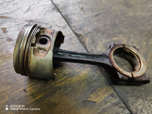 bontott RENAULT TWINGO I Dugattyú és Hajtókar