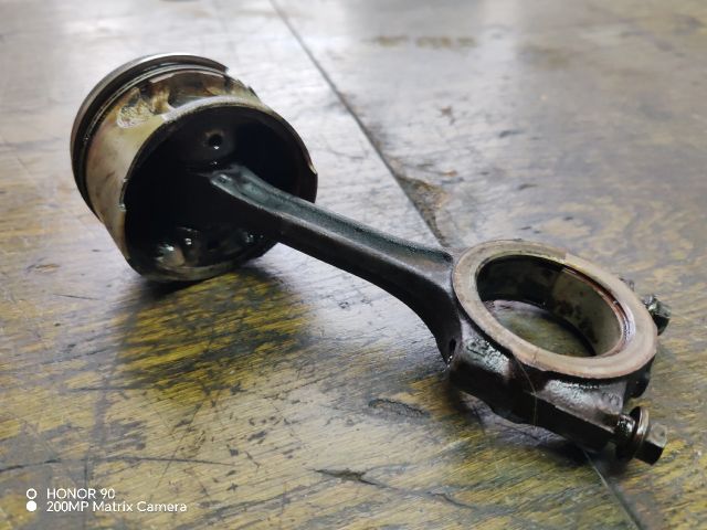 bontott RENAULT TWINGO I Dugattyú és Hajtókar