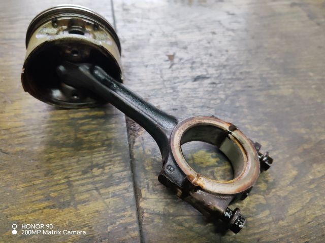 bontott RENAULT TWINGO I Dugattyú és Hajtókar