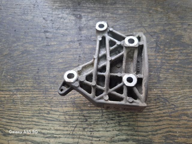 bontott RENAULT TWINGO I Generátor Tartó Bak