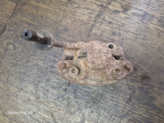 bontott RENAULT TWINGO I Jobb első Féknyereg Munkahengerrel