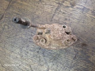 bontott RENAULT TWINGO I Jobb első Féknyereg Munkahengerrel