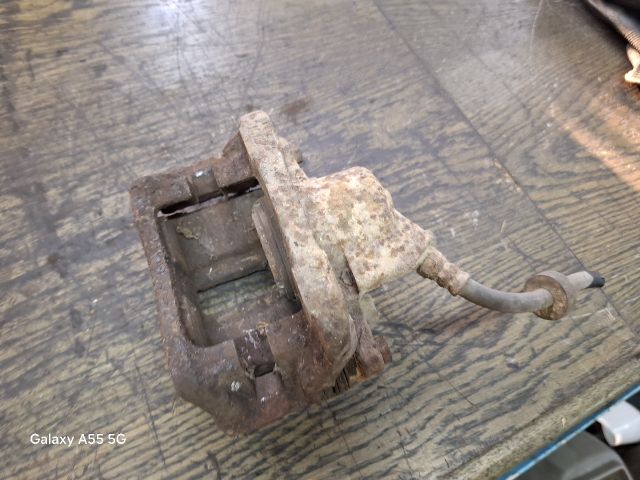 bontott RENAULT TWINGO I Jobb első Féknyereg Munkahengerrel