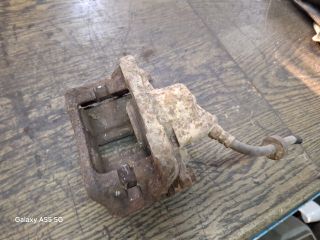 bontott RENAULT TWINGO I Jobb első Féknyereg Munkahengerrel