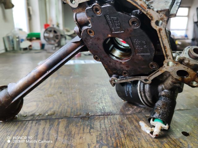 bontott RENAULT TWINGO I Olajszivattyú