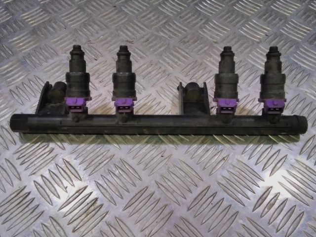 bontott RENAULT TWINGO I Porlasztó Sor / Híd