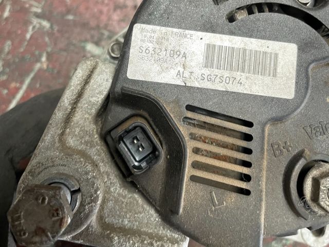 bontott RENAULT TWINGO I Generátor