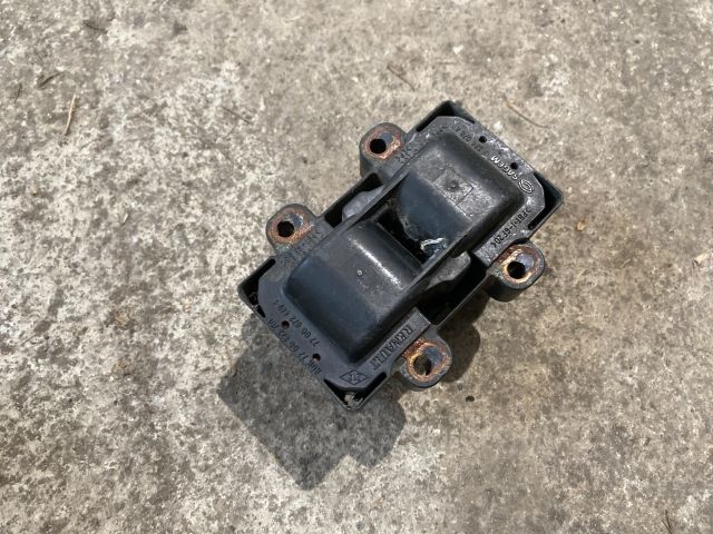 bontott RENAULT TWINGO I Gyújtáselosztó