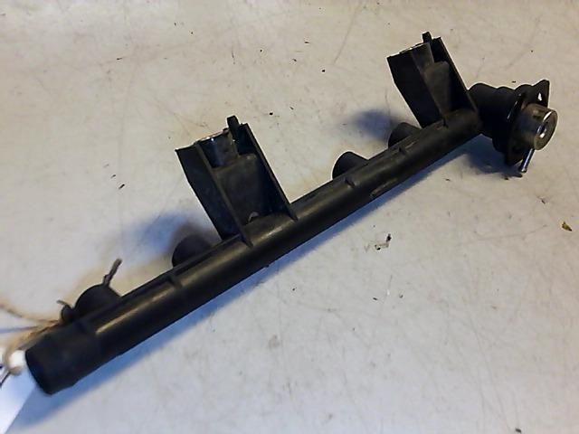 bontott RENAULT TWINGO I Porlasztó Sor / Híd