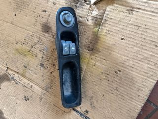 bontott RENAULT TWINGO I Bal első Ablakemelő Kapcsoló