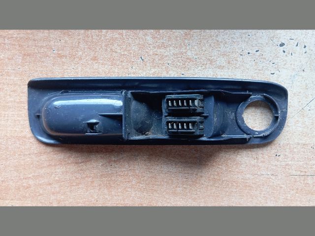 bontott RENAULT TWINGO I Bal első Ablakemelő Kapcsoló