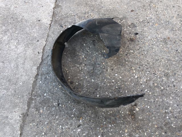 bontott RENAULT TWINGO I Bal első Dobbetét (Kerékjárati, Műanyag)