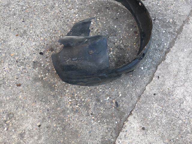 bontott RENAULT TWINGO I Bal első Dobbetét (Kerékjárati, Műanyag)