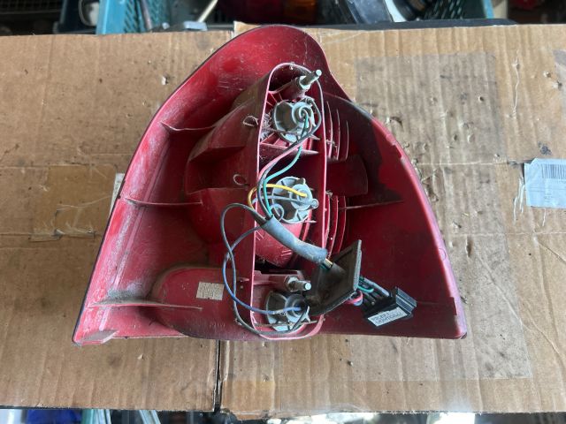 bontott RENAULT TWINGO I Bal Hátsó Lámpa