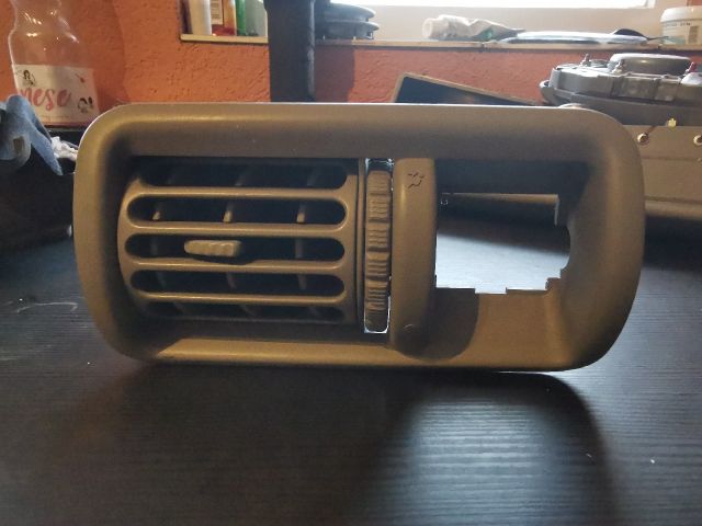 bontott RENAULT TWINGO I Bal Szellőző